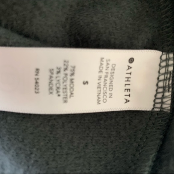 Athleta wrap front , hooded poncho style in excellent condition . Size small - Picture 6 of 6